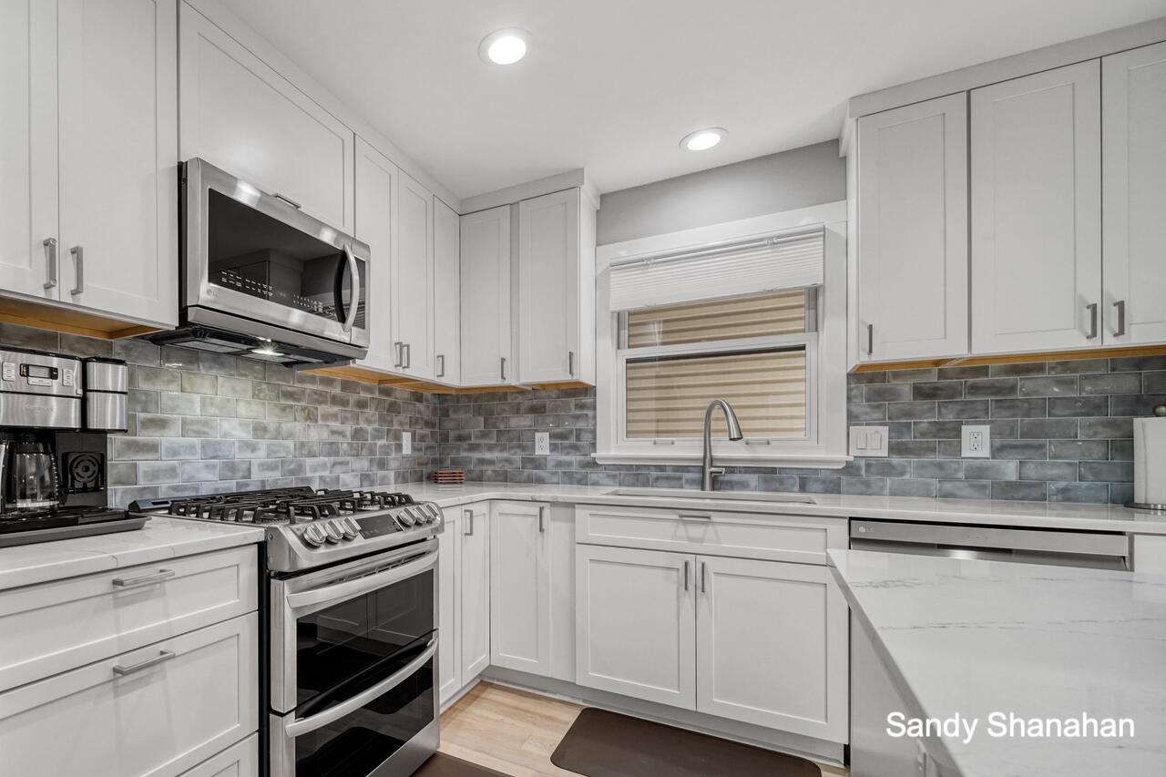 2348 Lakeshore Drive