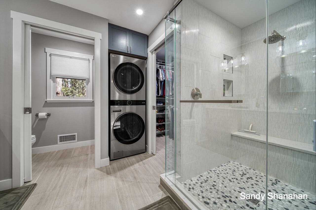 2348 Lakeshore Drive