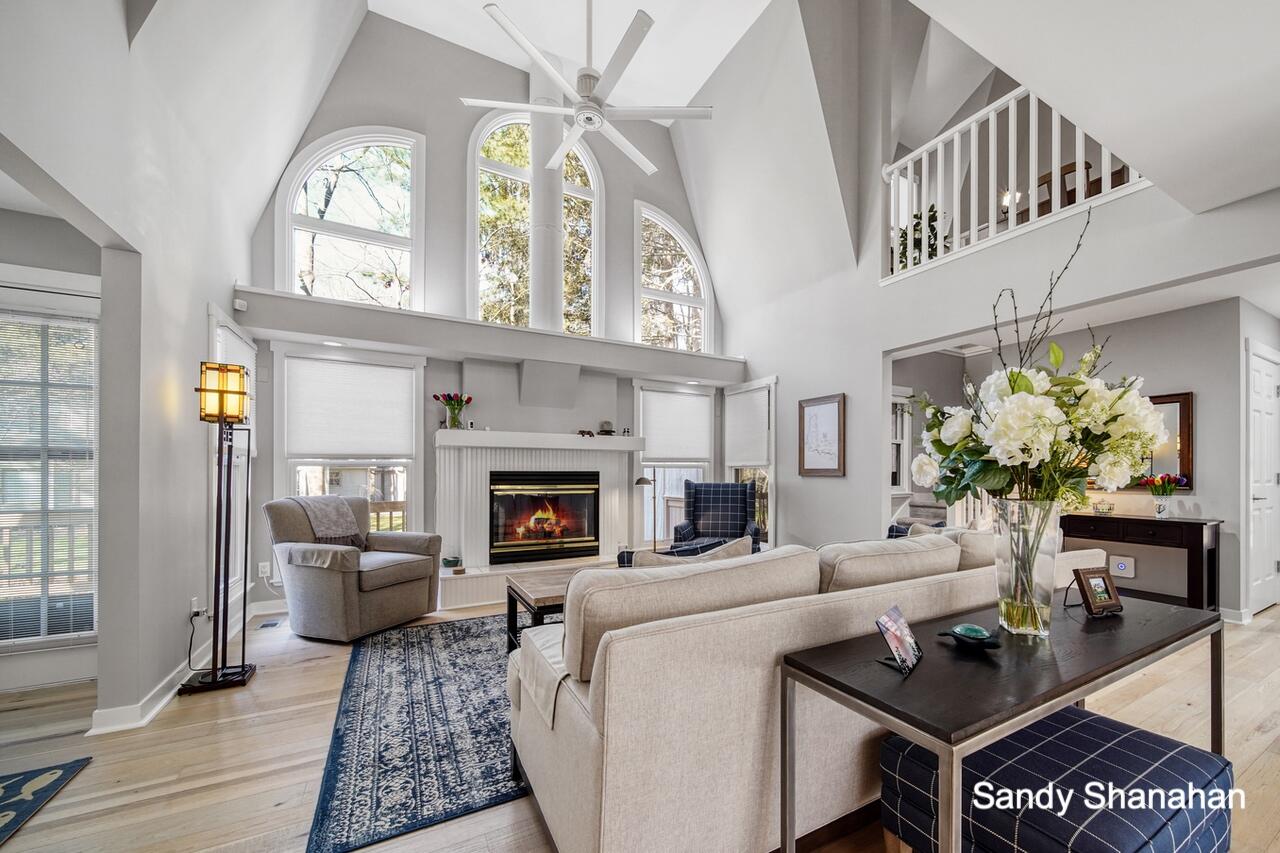 2348 Lakeshore Drive