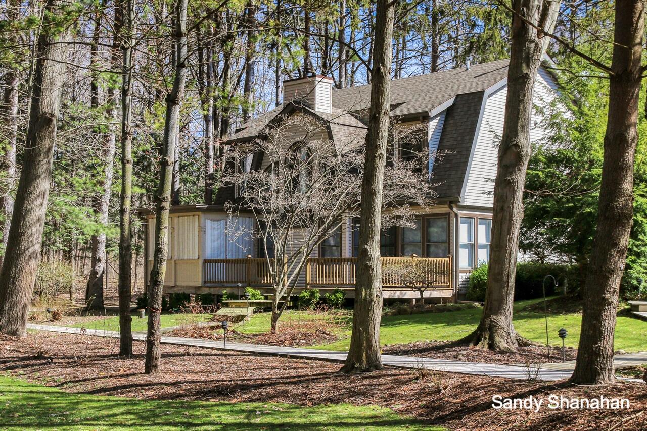 2348 Lakeshore Drive