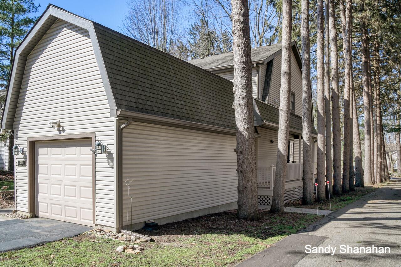 2348 Lakeshore Drive