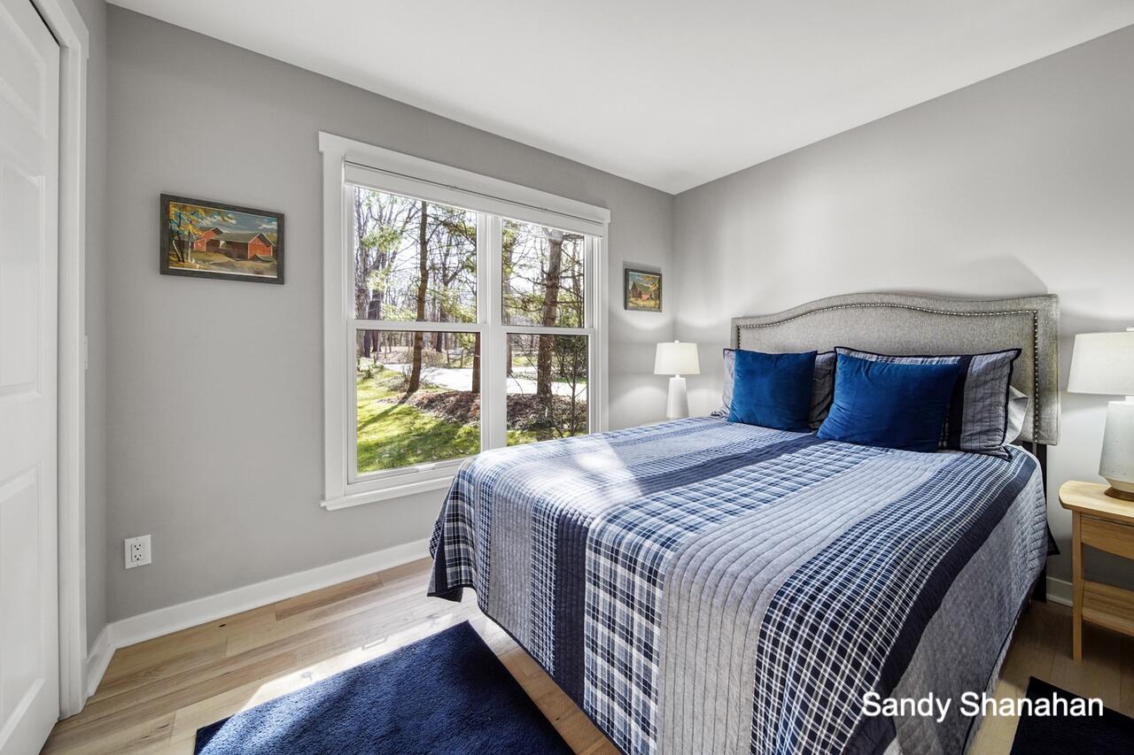 2348 Lakeshore Drive