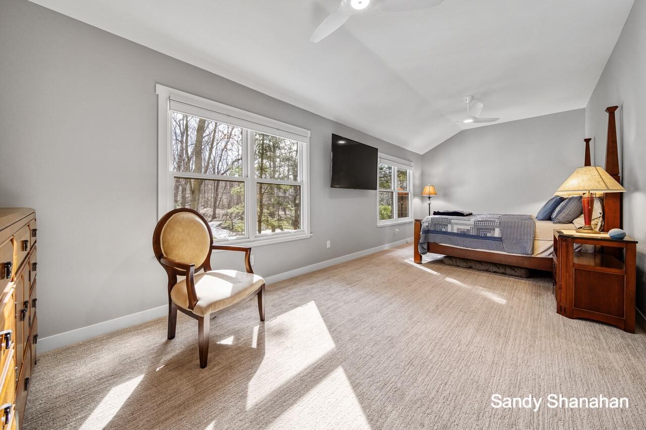 2348 Lakeshore Drive