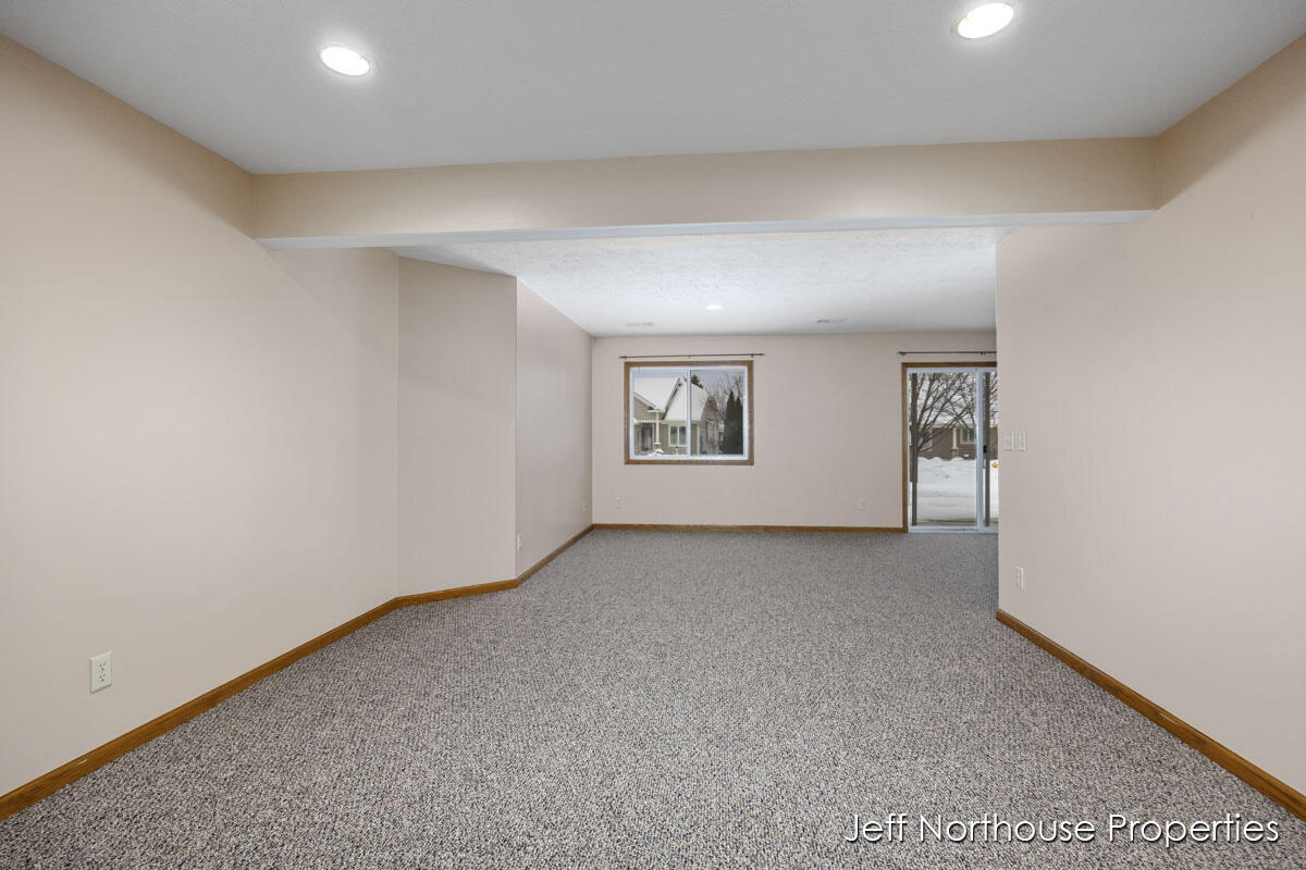 4616 Canterbury Drive, 32