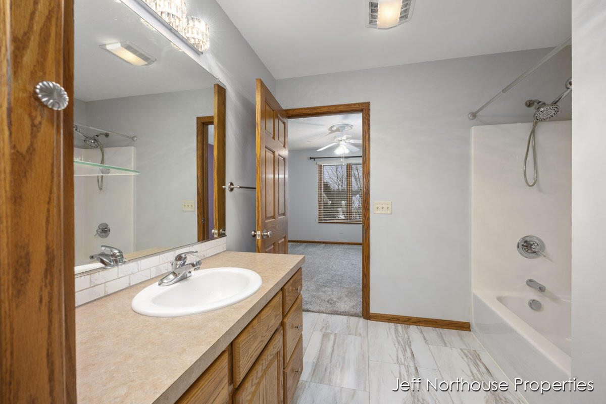 4616 Canterbury Drive, 32