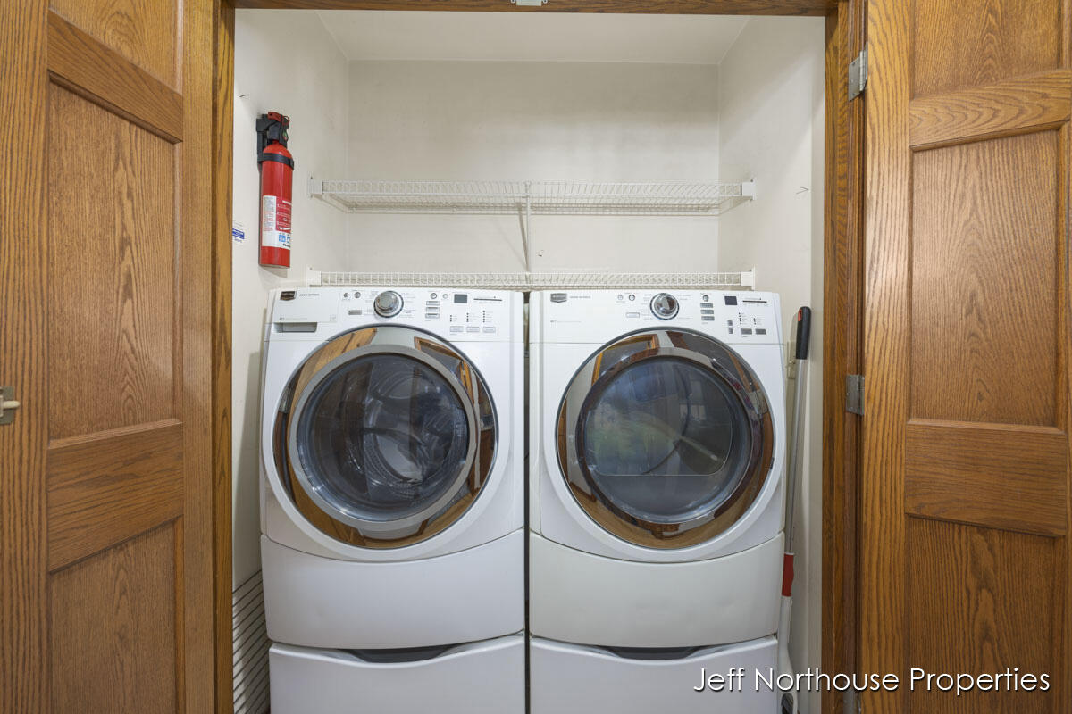 4616 Canterbury Drive, 32