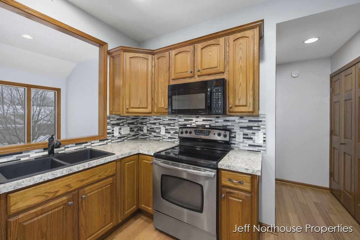 4616 Canterbury Drive, 32