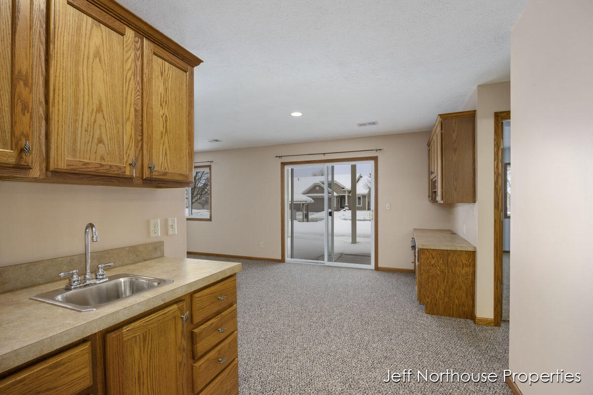 4616 Canterbury Drive, 32