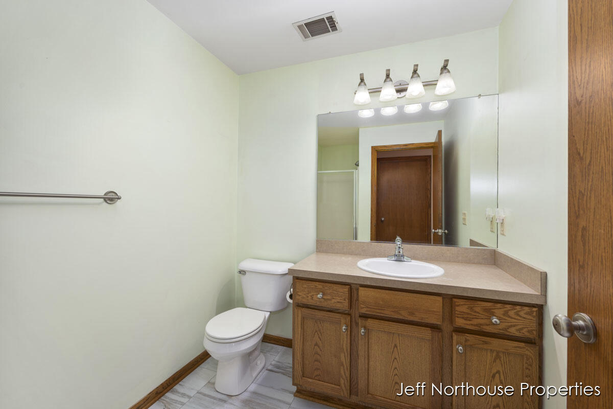 4616 Canterbury Drive, 32