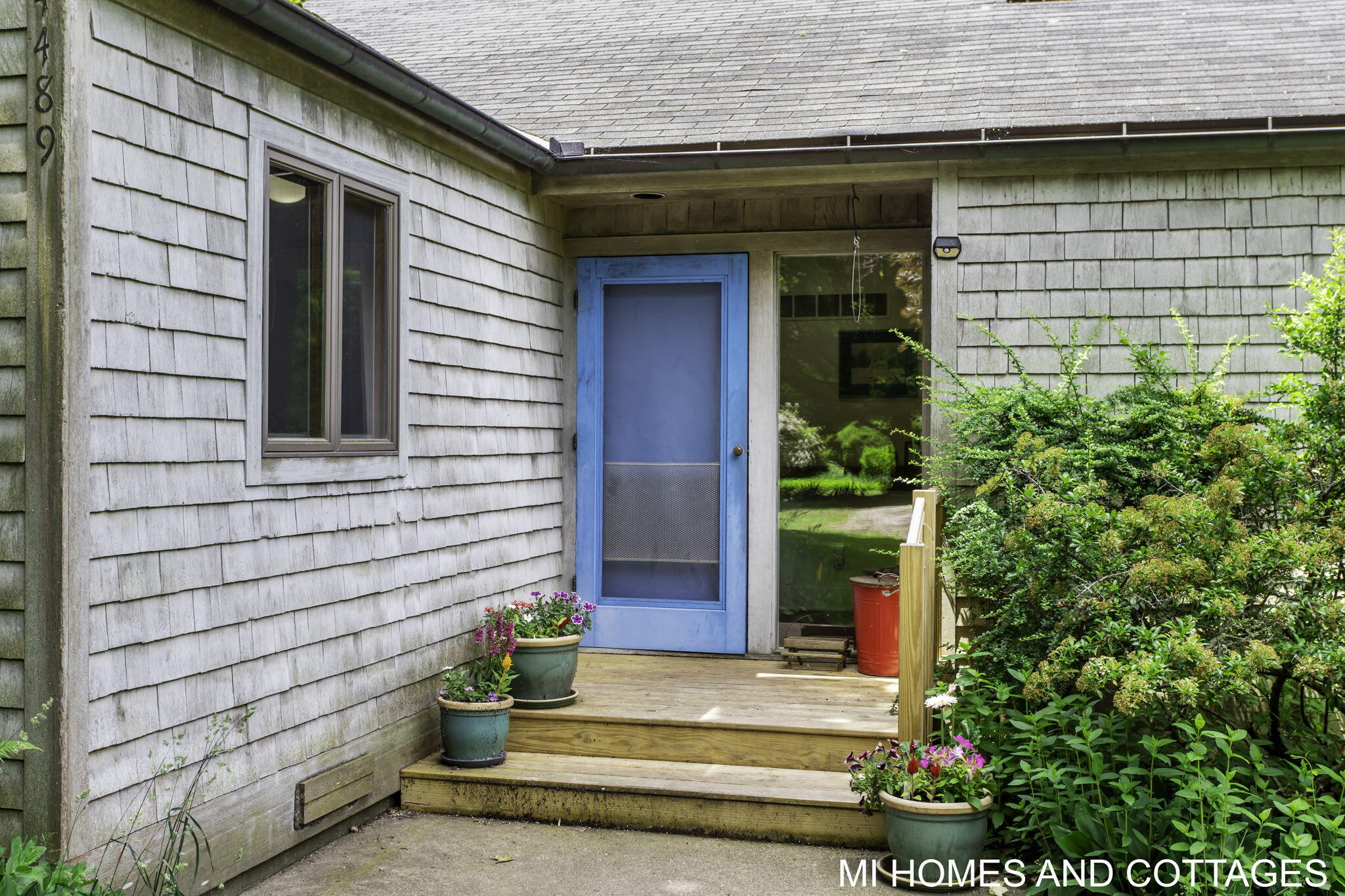 4489 N Lakeshore Drive