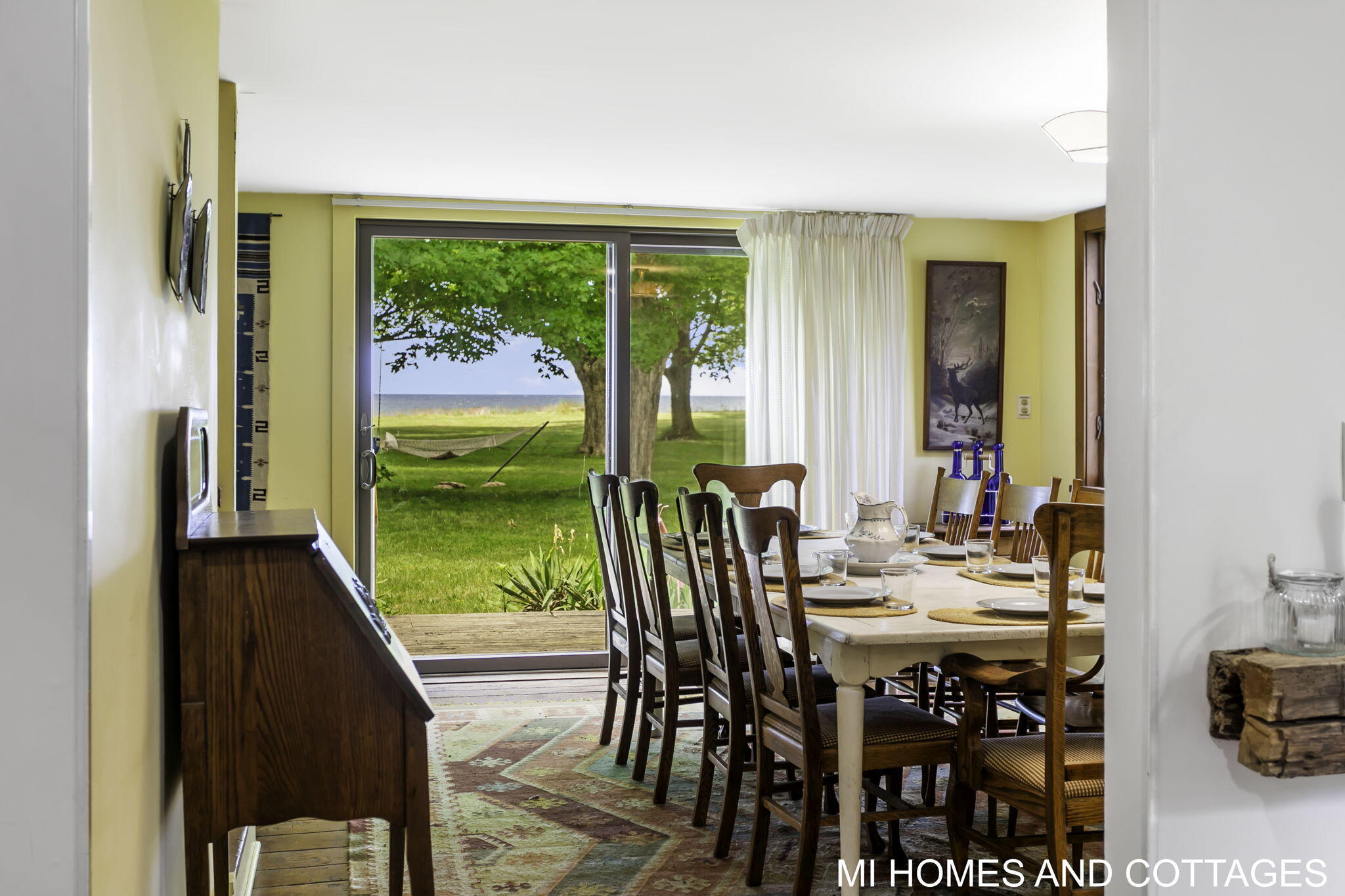 4489 N Lakeshore Drive