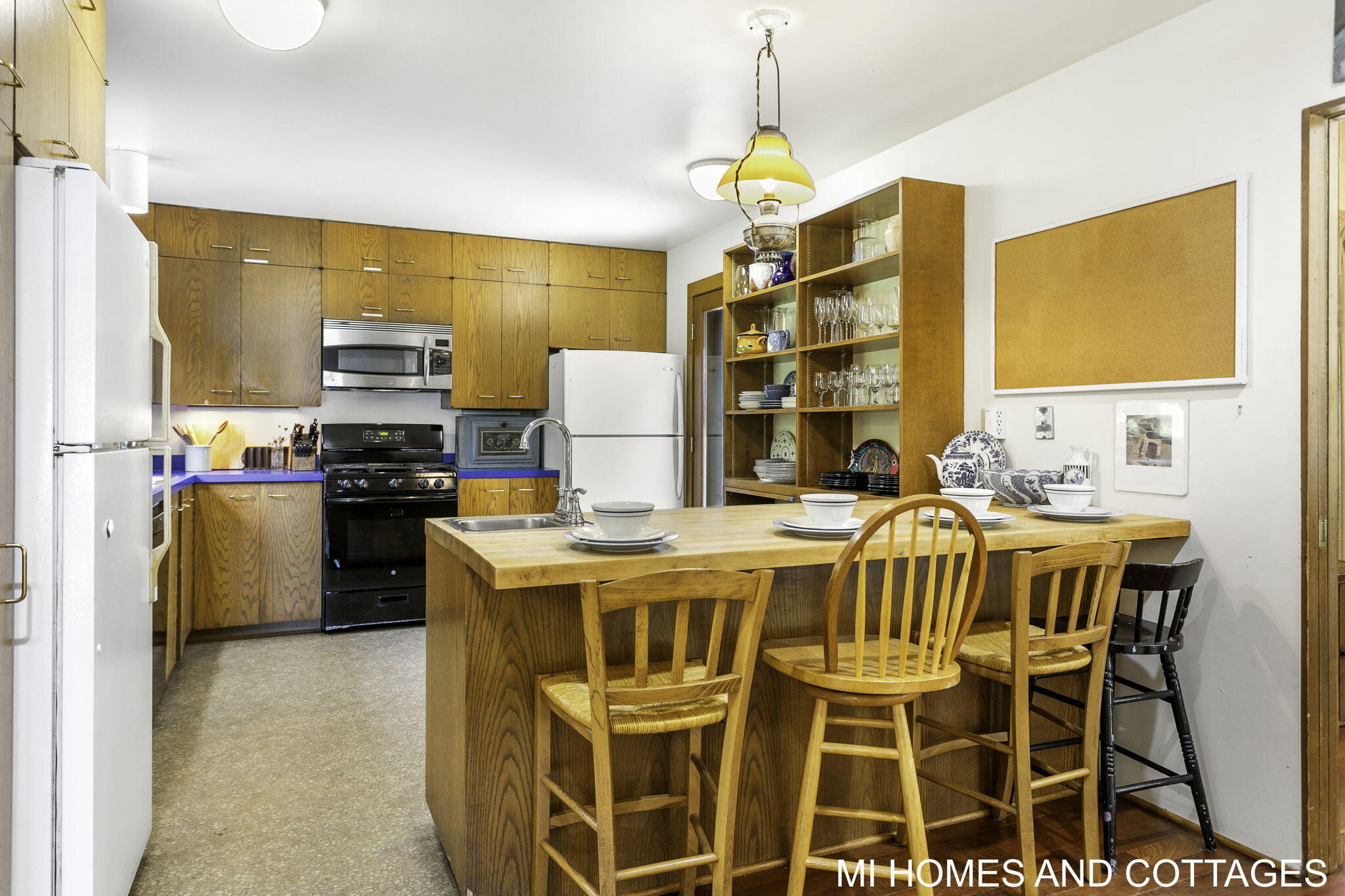 4489 N Lakeshore Drive