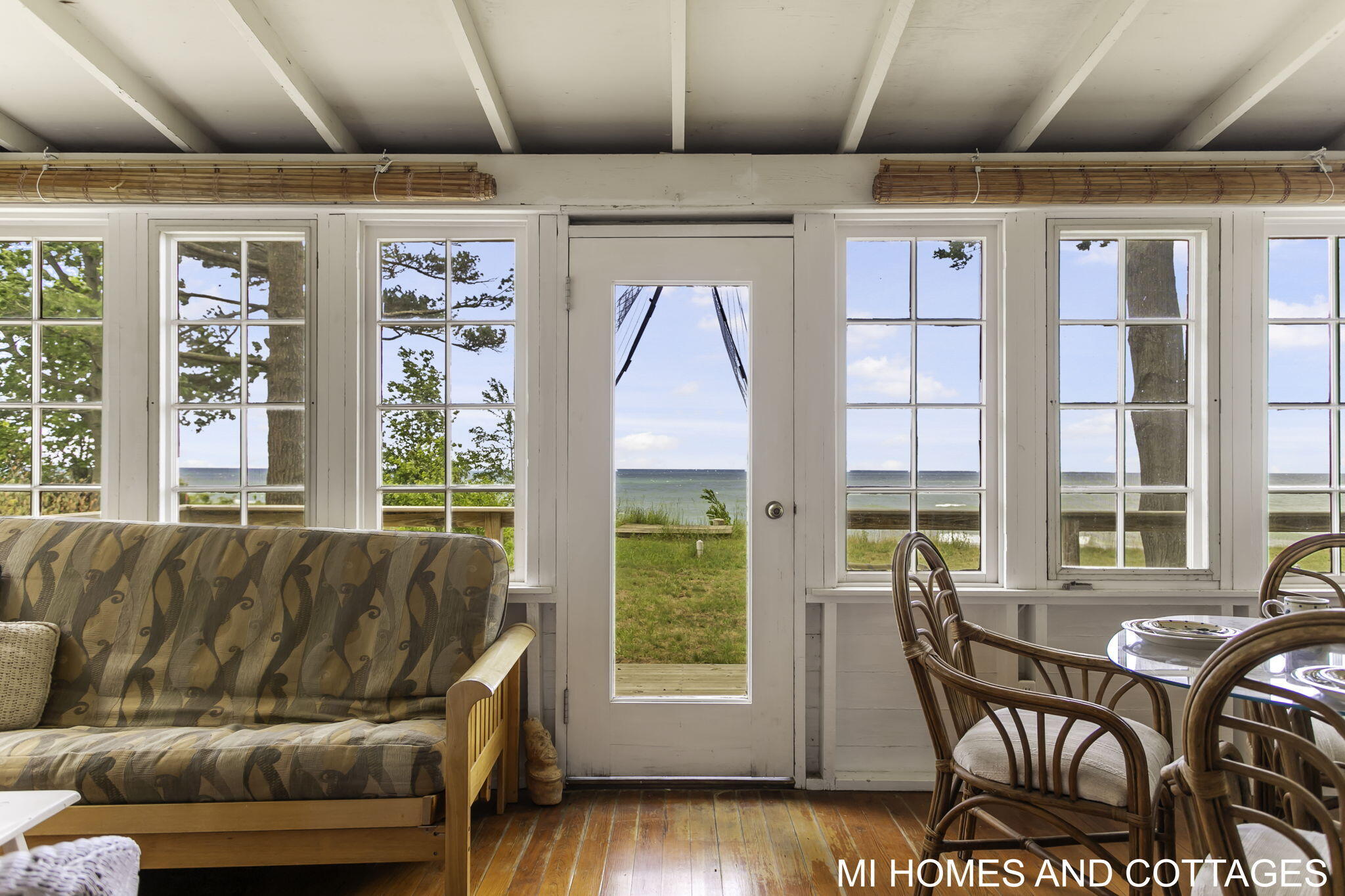 4489 N Lakeshore Drive