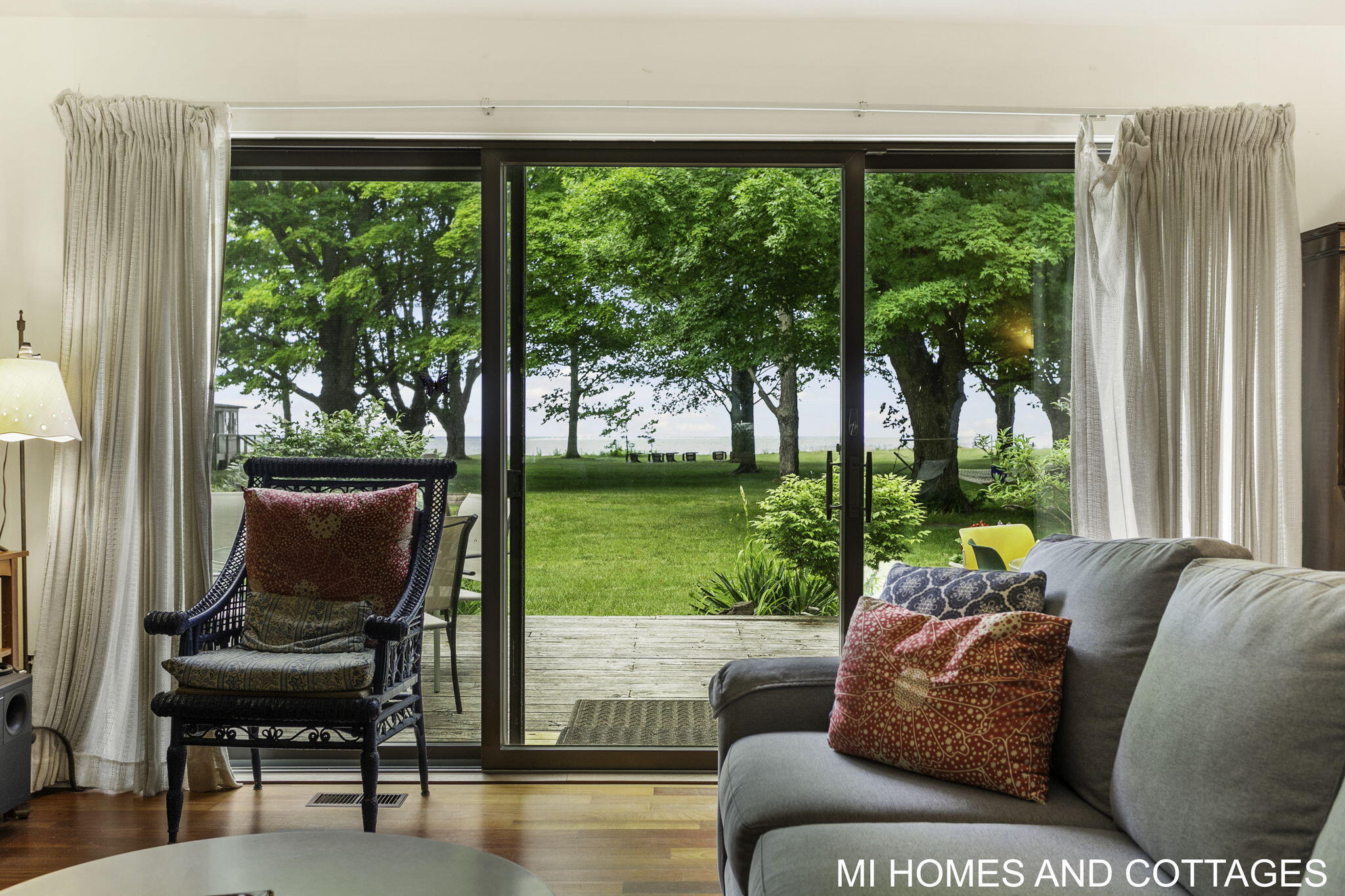 4489 N Lakeshore Drive