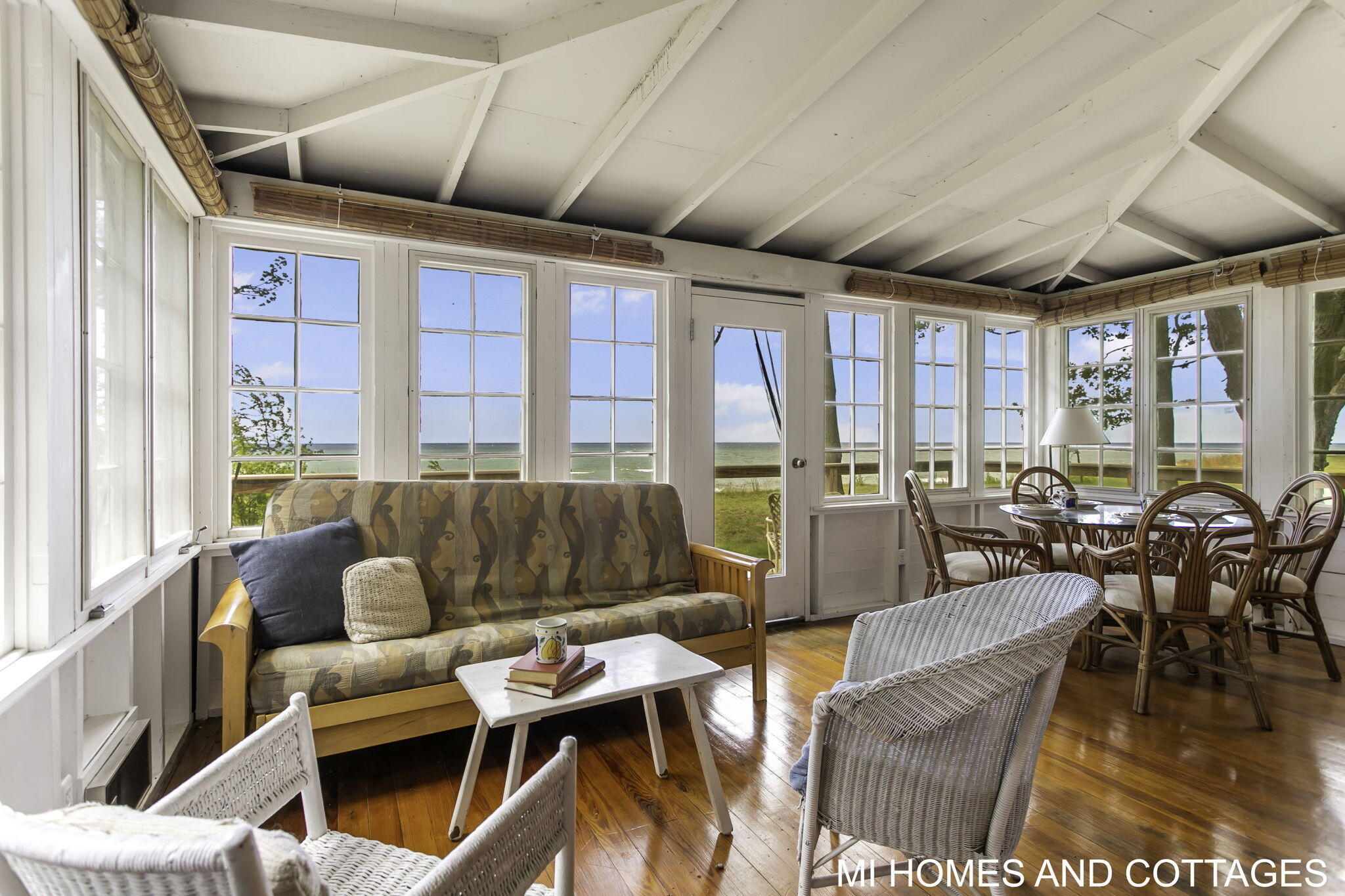 4489 N Lakeshore Drive