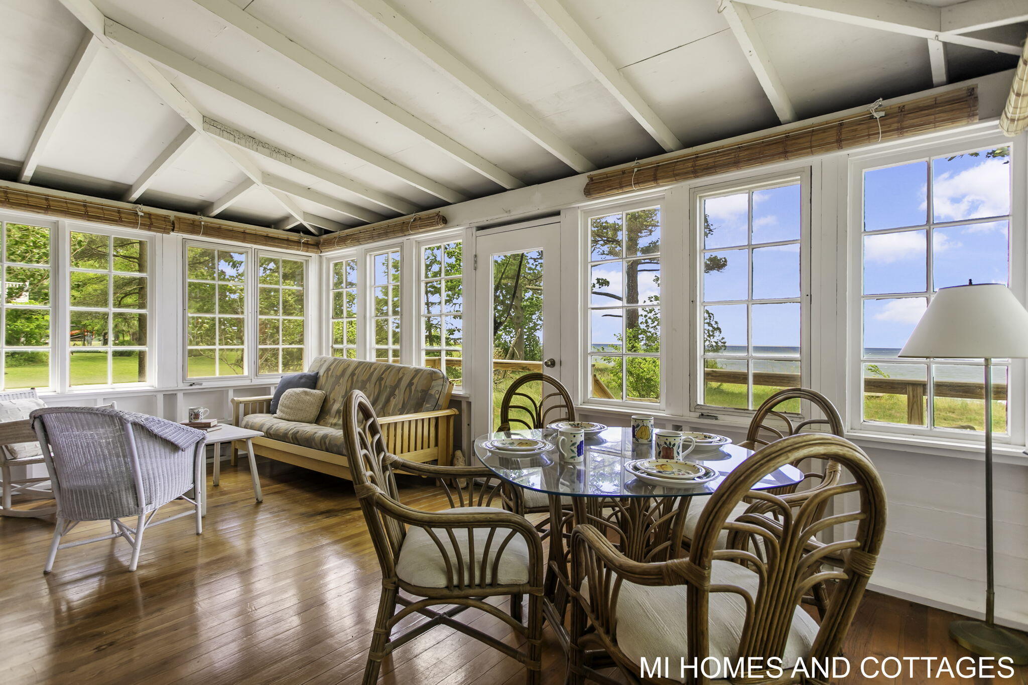 4489 N Lakeshore Drive