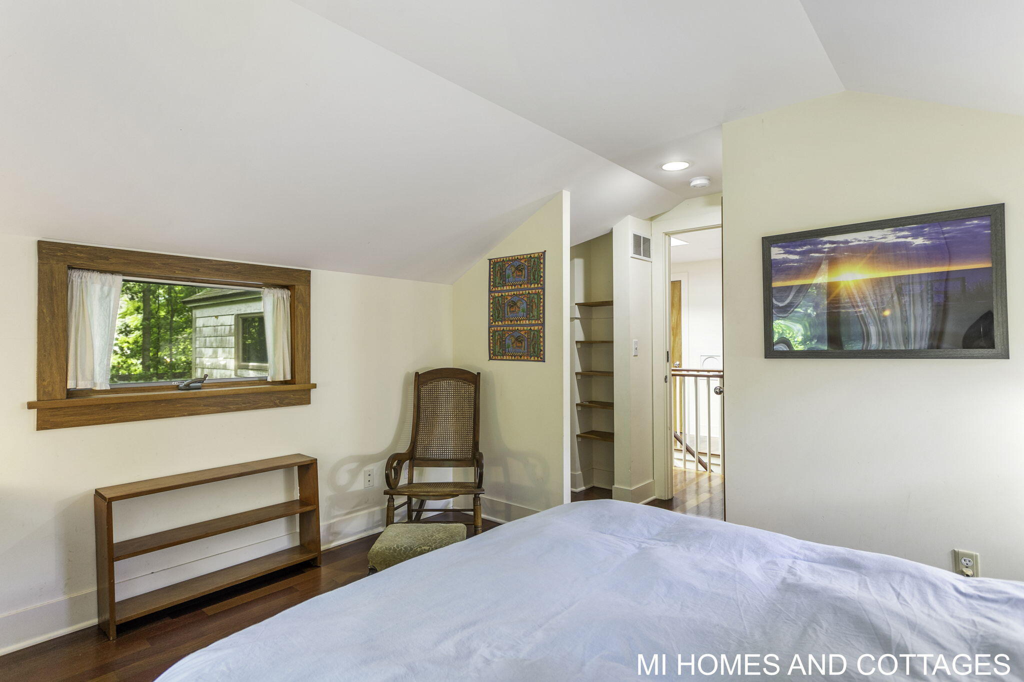 4489 N Lakeshore Drive