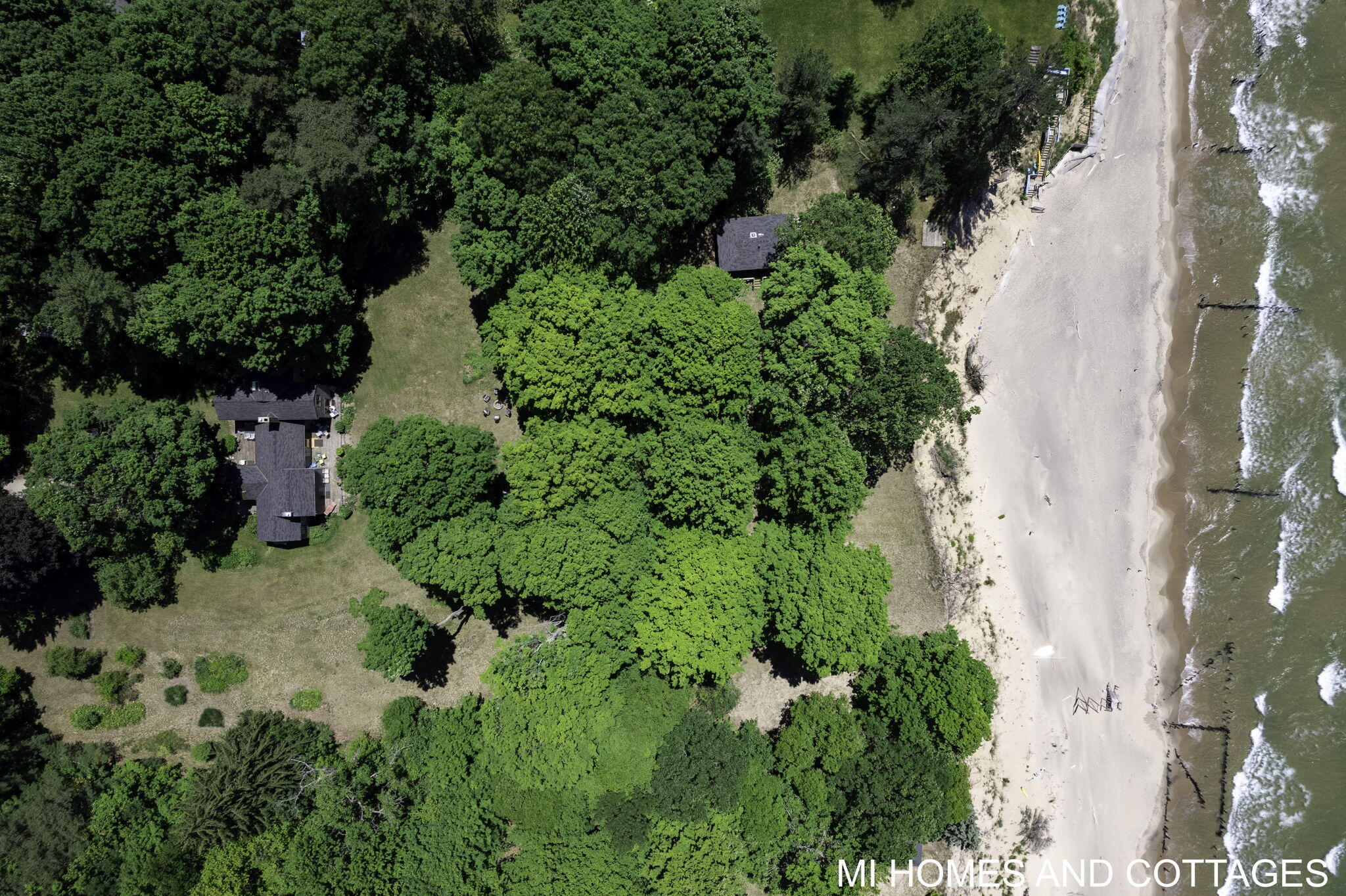 4489 N Lakeshore Drive