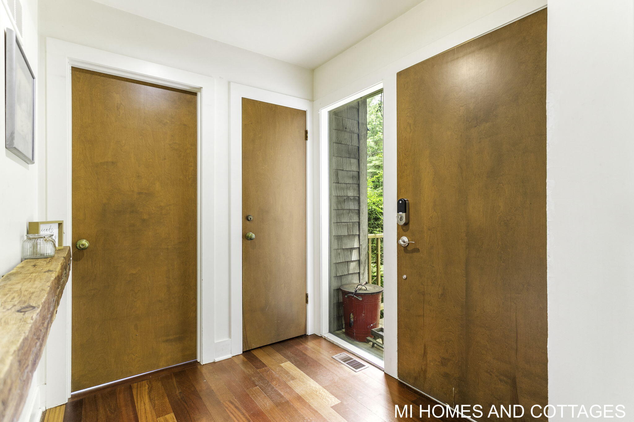 4489 N Lakeshore Drive