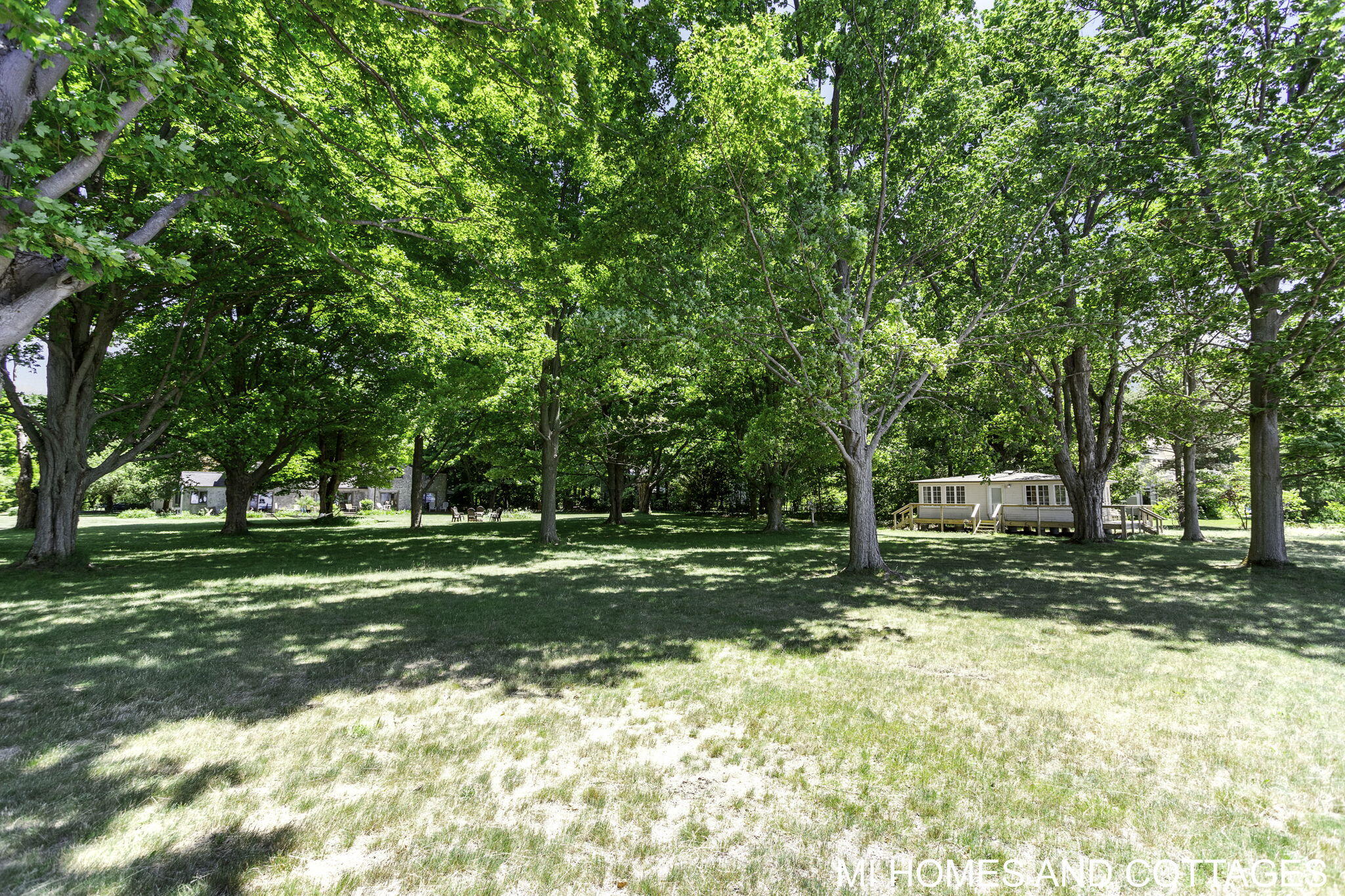 4489 N Lakeshore Drive