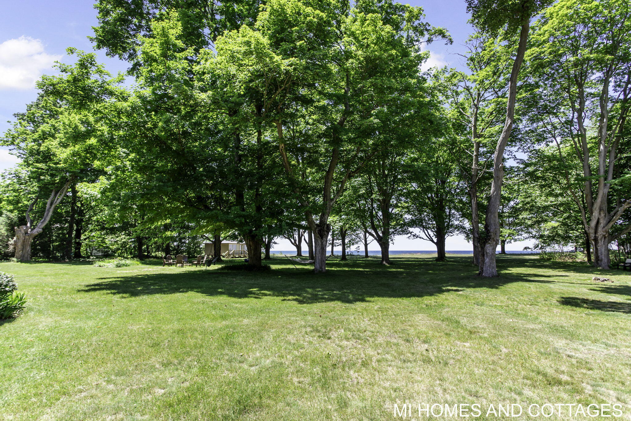 4489 N Lakeshore Drive