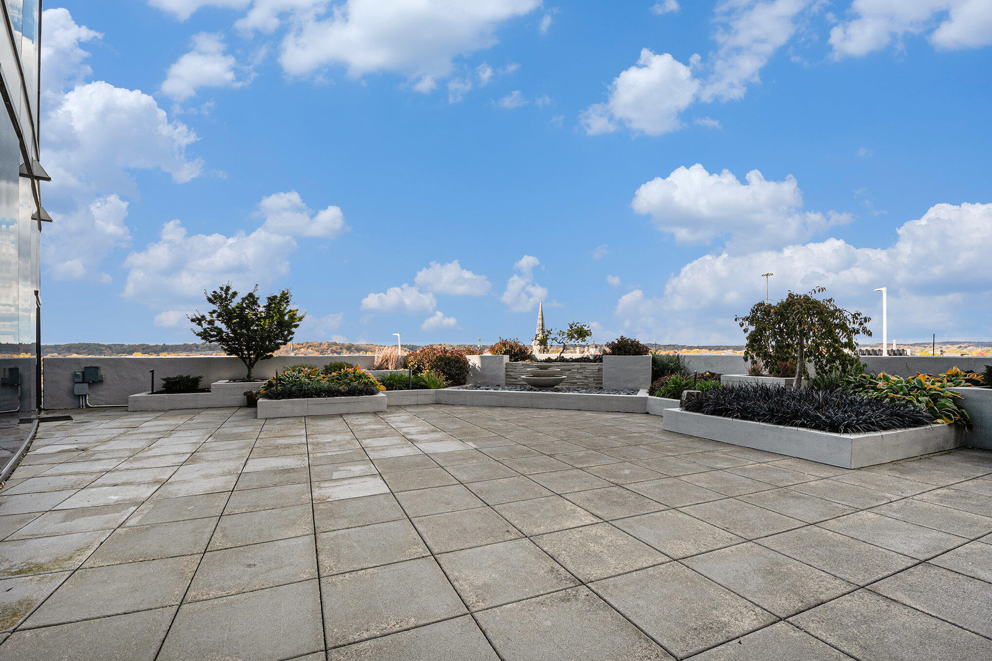 335 Bridge Street NW, 607