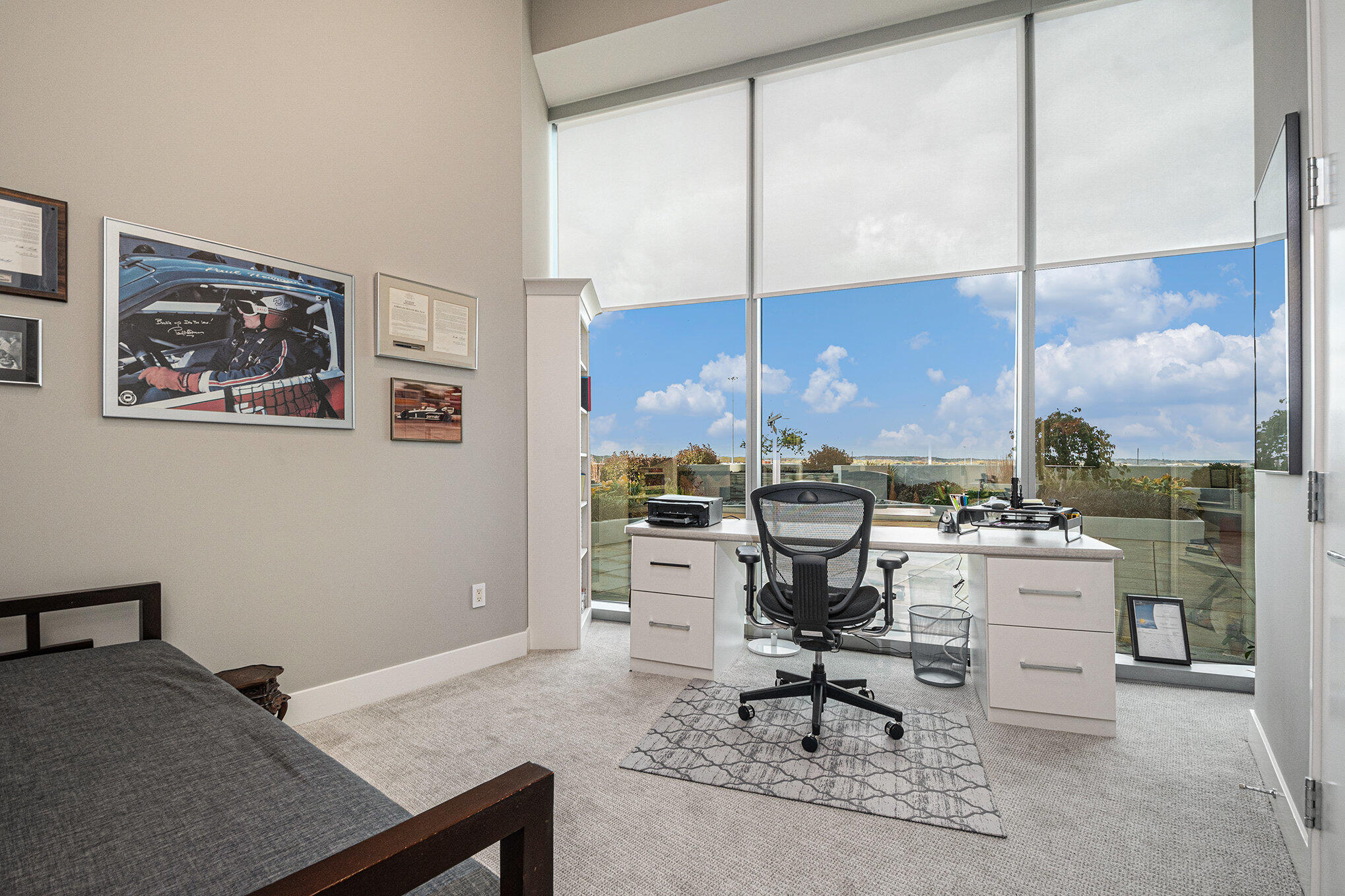 335 Bridge Street NW, 607