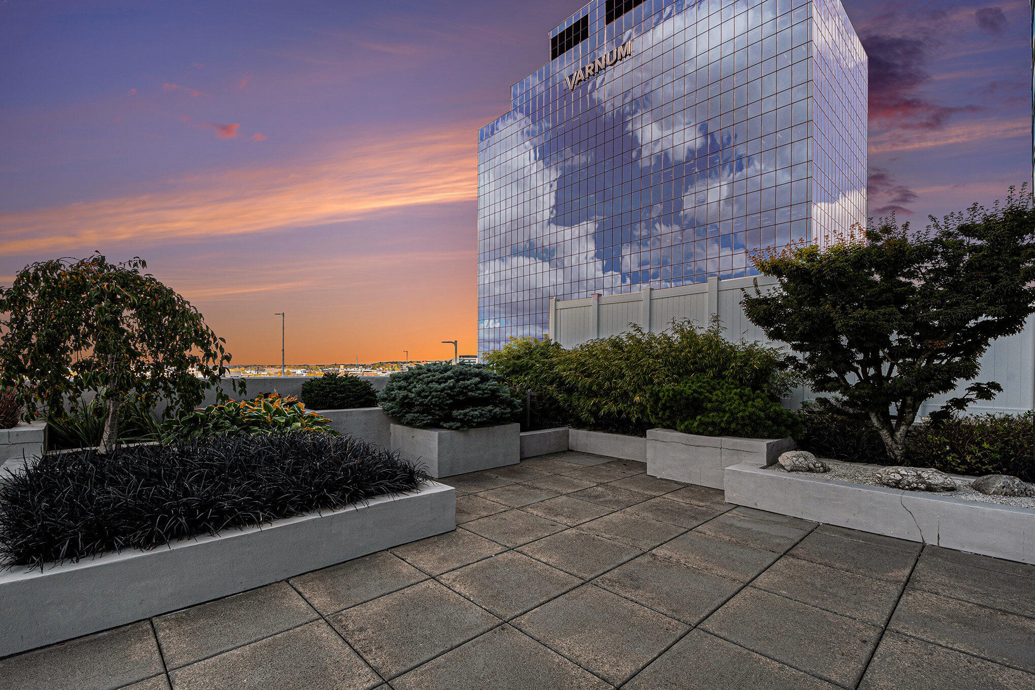 335 Bridge Street NW, 607