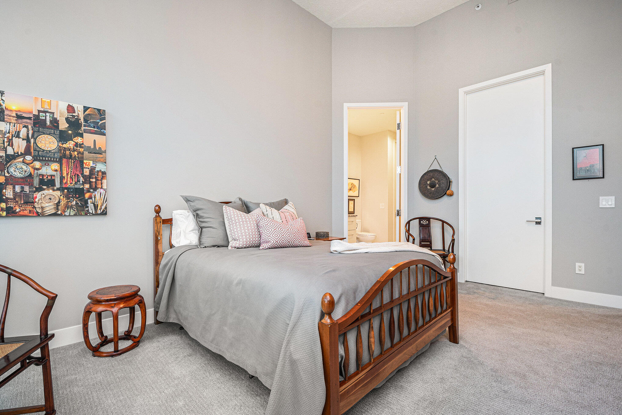 335 Bridge Street NW, 607