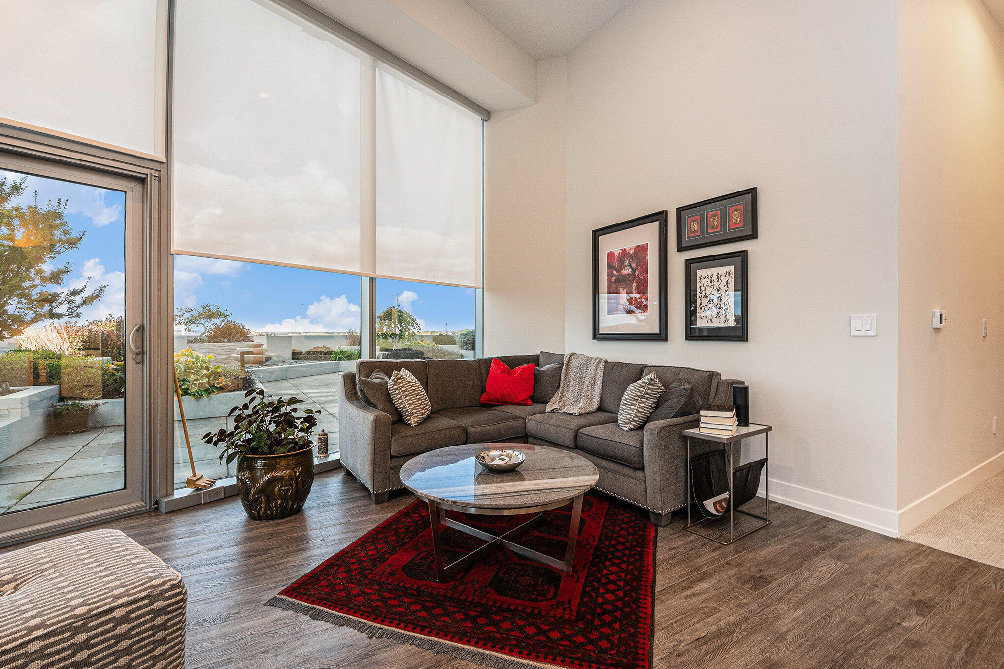 335 Bridge Street NW, 607