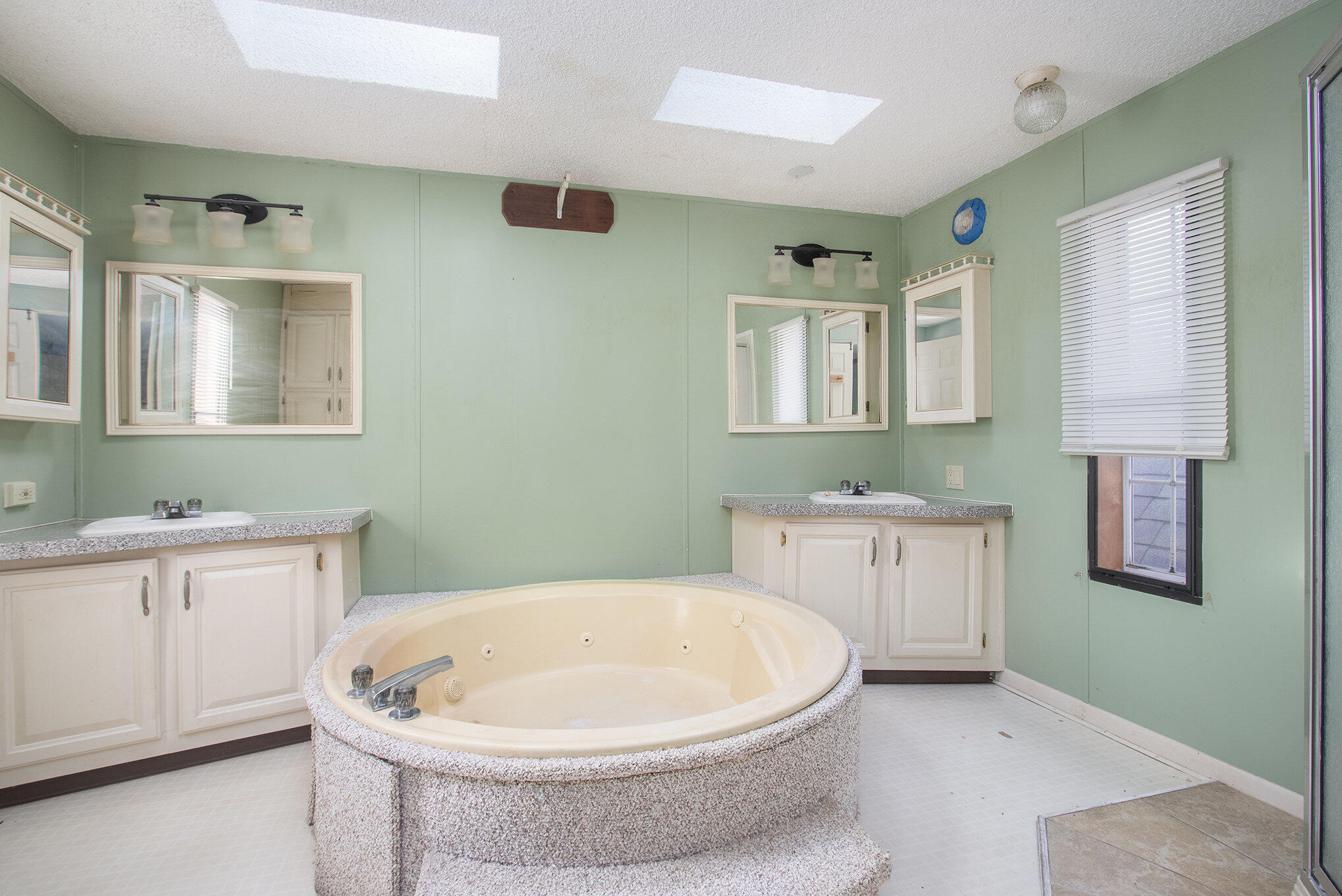 155 E 48th Street, 7