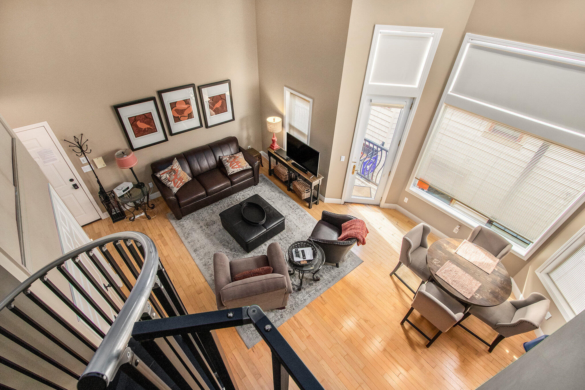 407 Eagle Street, 11