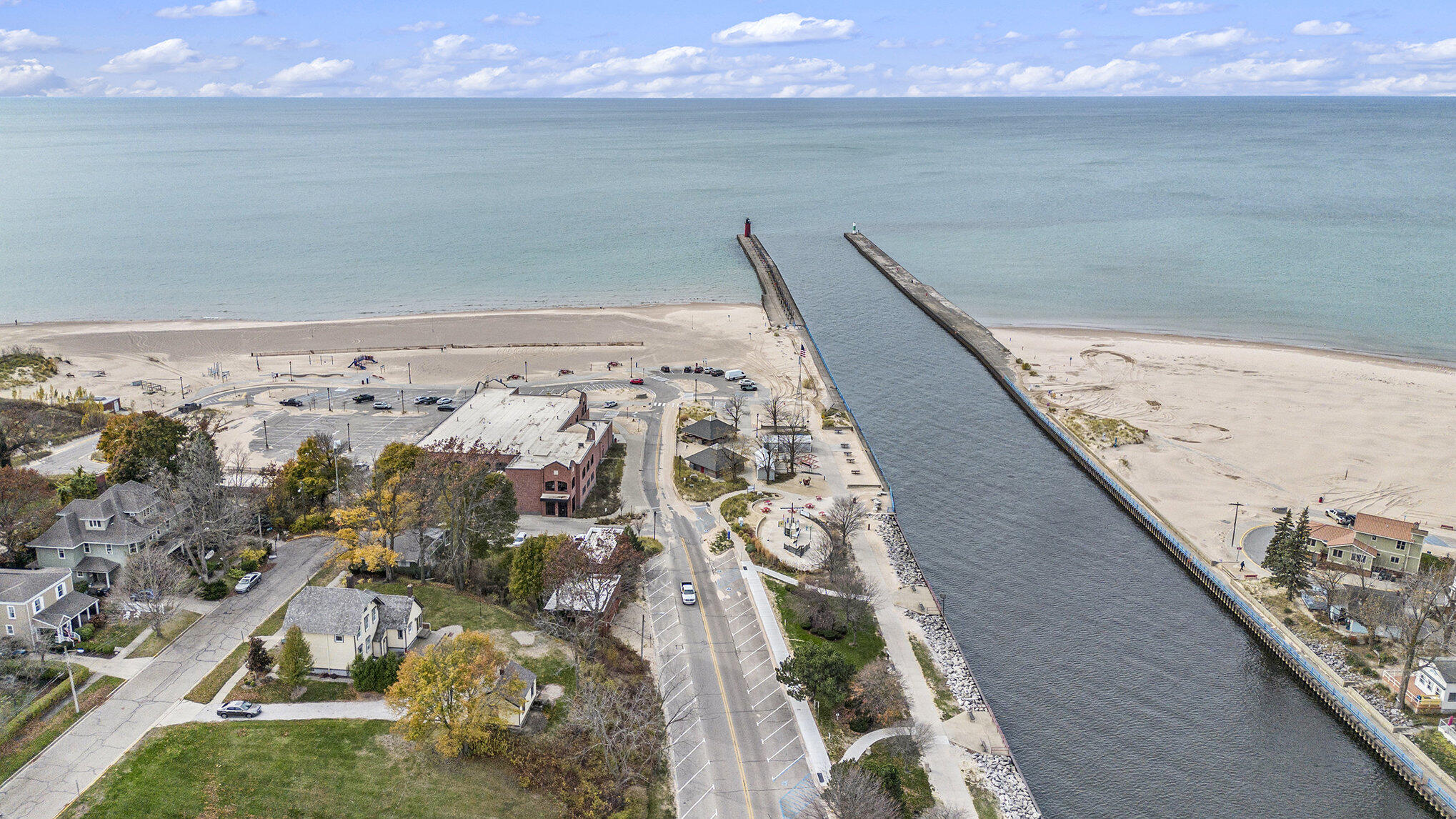 407 Eagle Street, 11