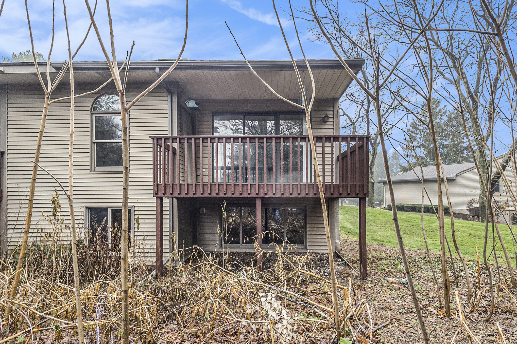 565 Spring Lane Drive, 51