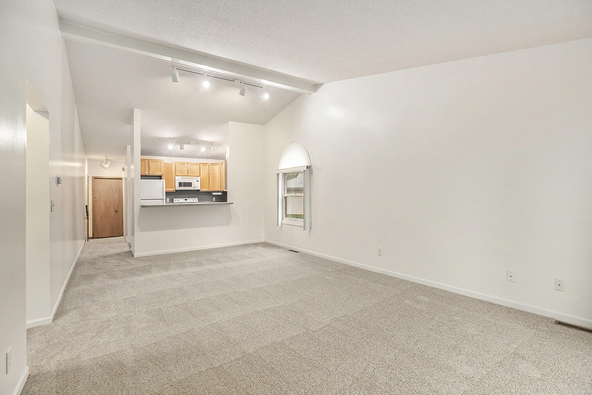 565 Spring Lane Drive, 51