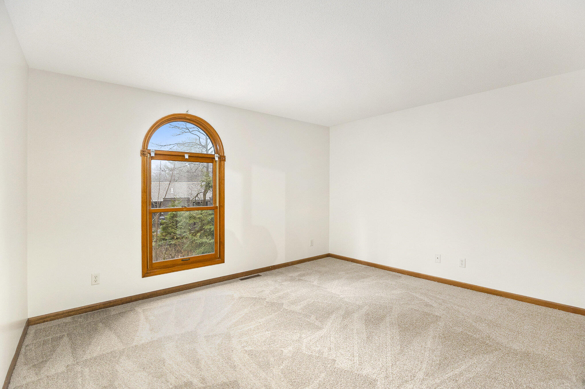 565 Spring Lane Drive, 51