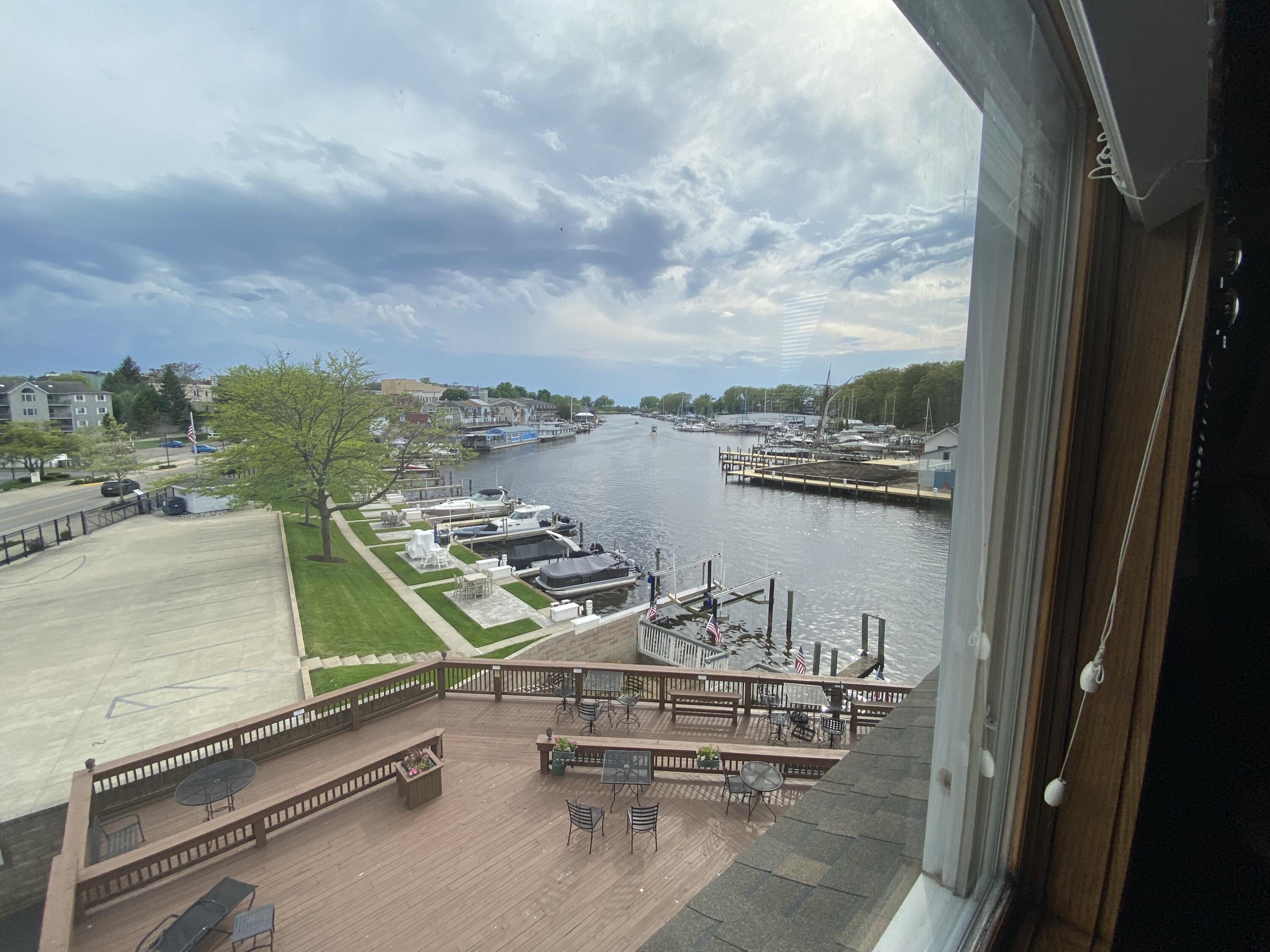 532 Dyckman Avenue, R-14