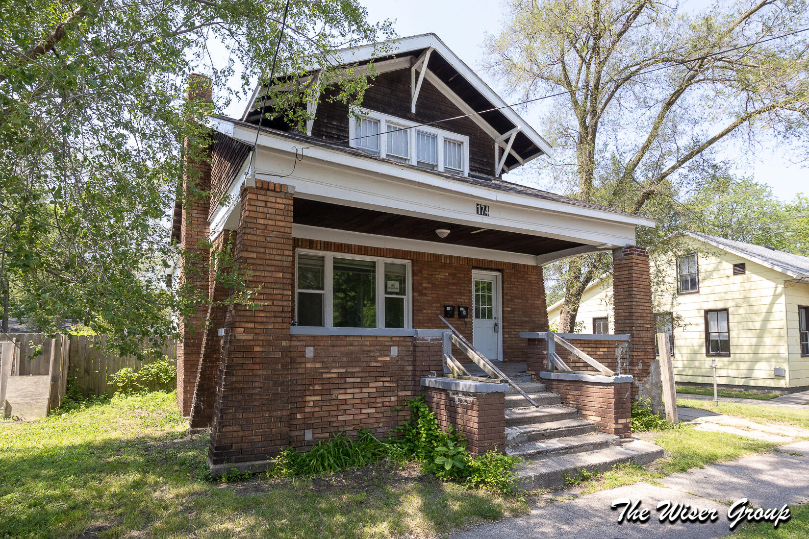 174 E Isabella Avenue