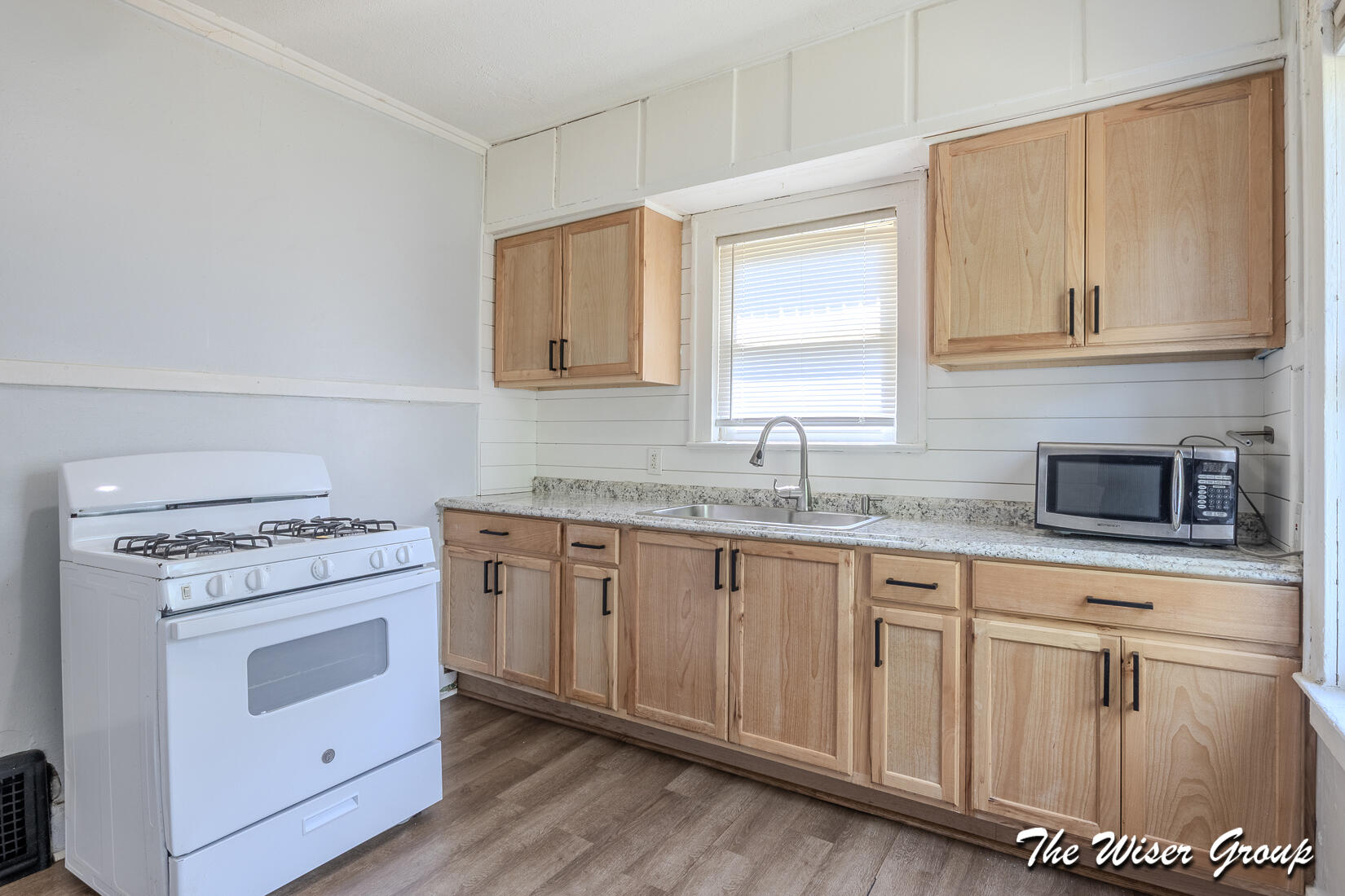 174 E Isabella Avenue