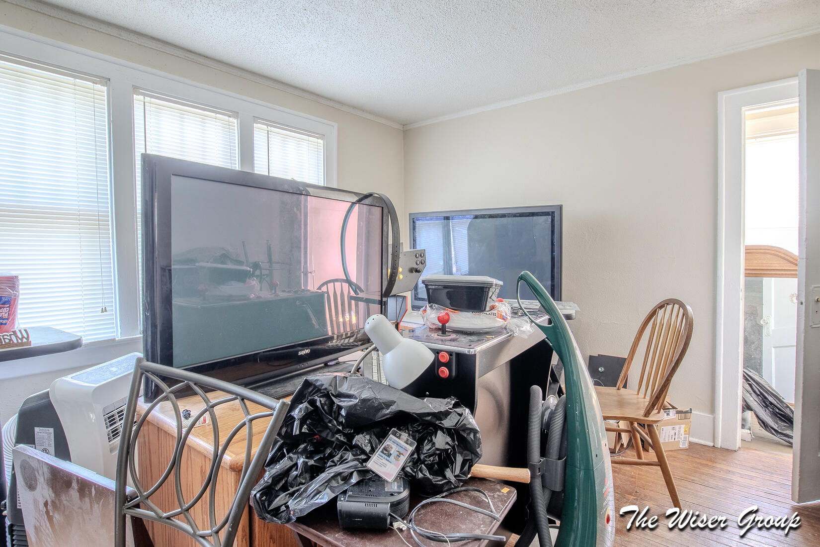 174 E Isabella Avenue