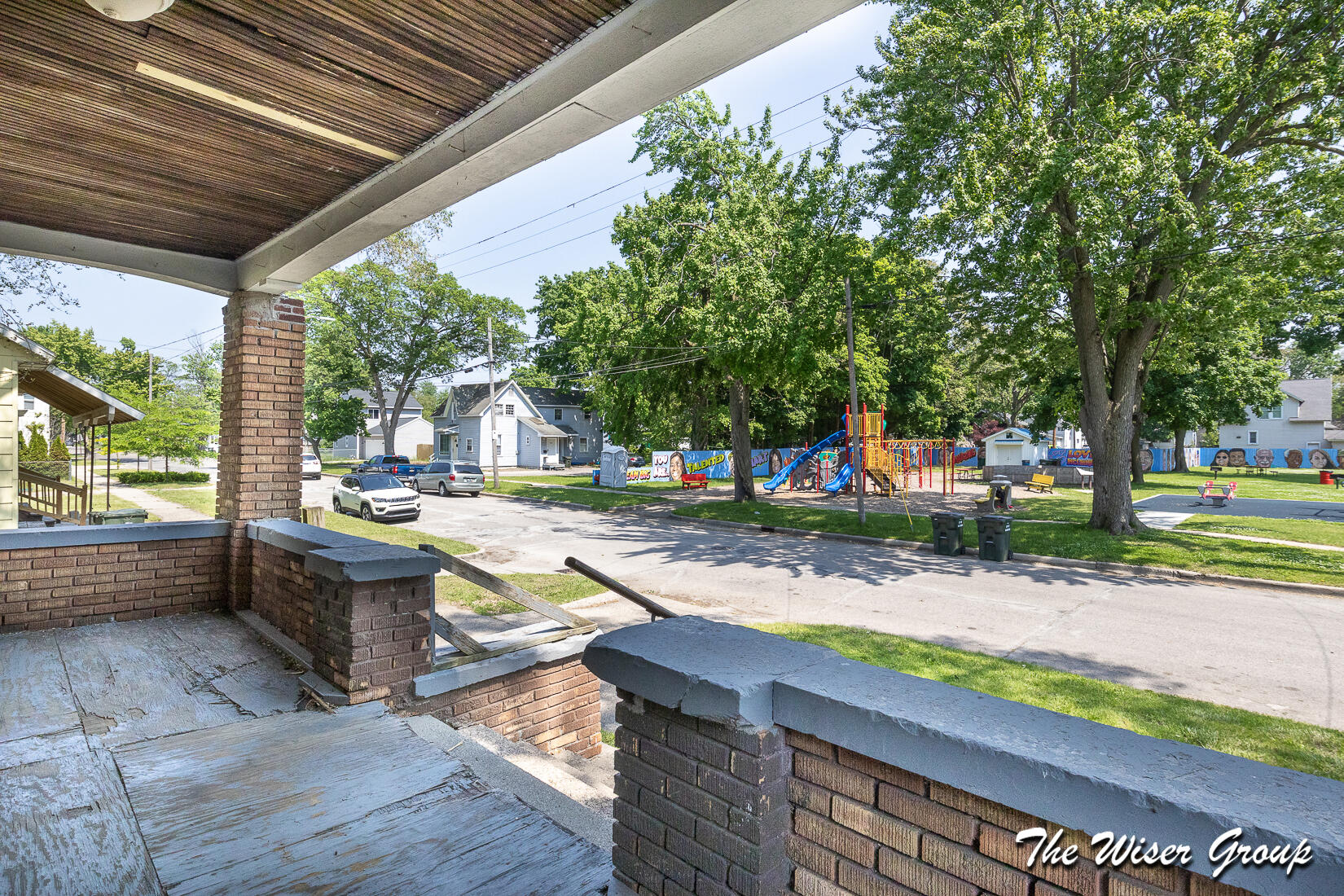 174 E Isabella Avenue