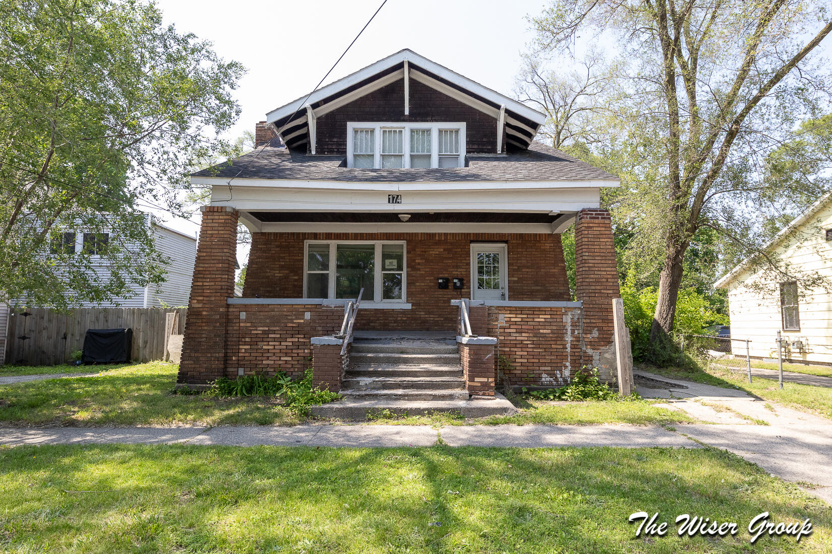 174 E Isabella Avenue