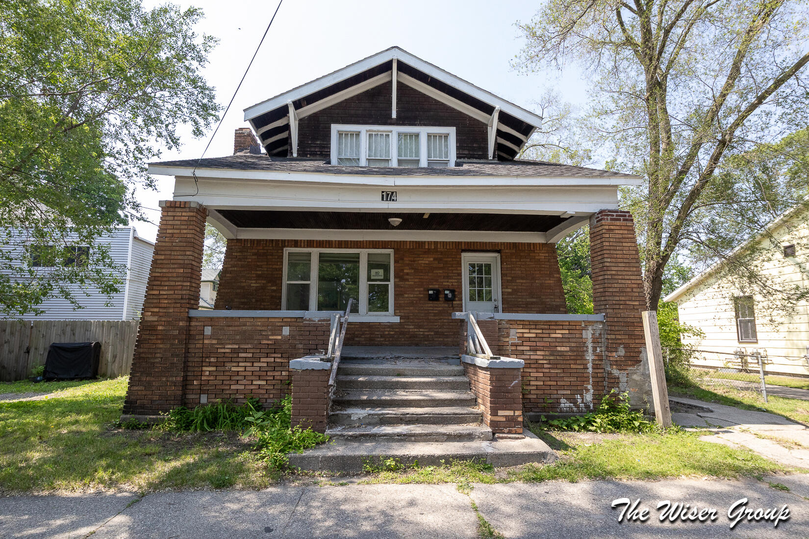 174 E Isabella Avenue