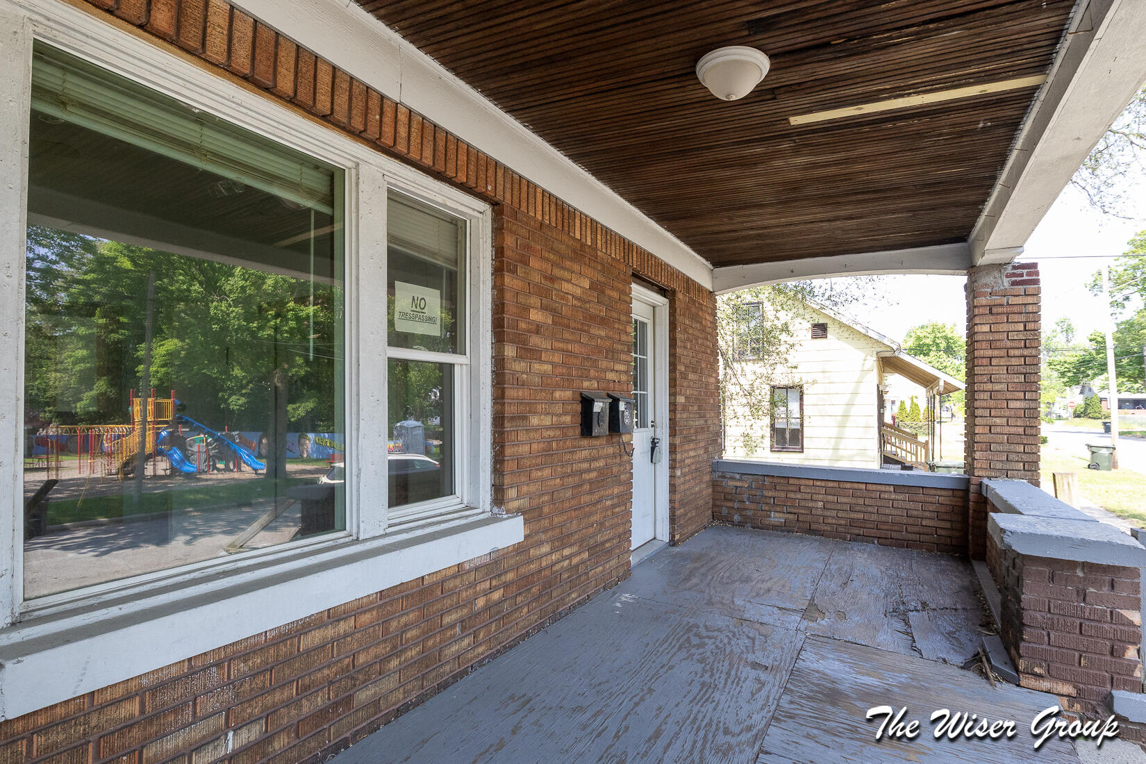 174 E Isabella Avenue