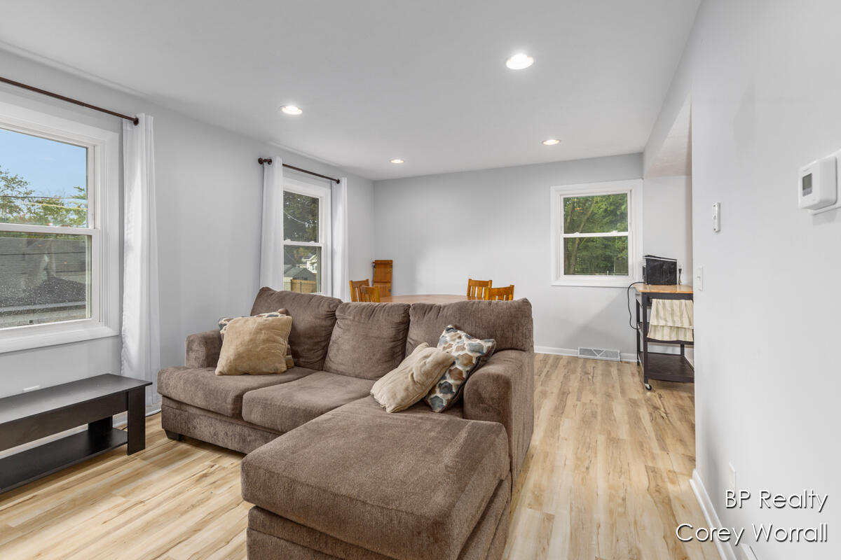 199 E 34th Street 10