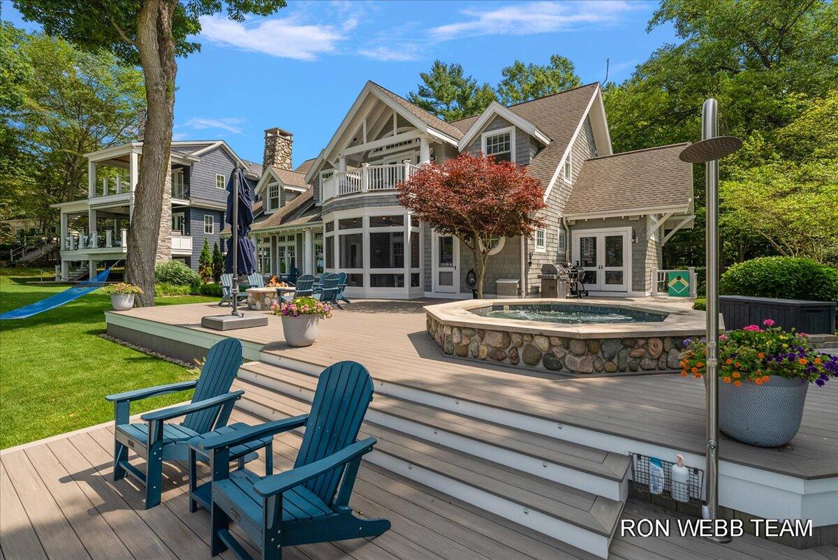 3501 N Lakeshore Drive