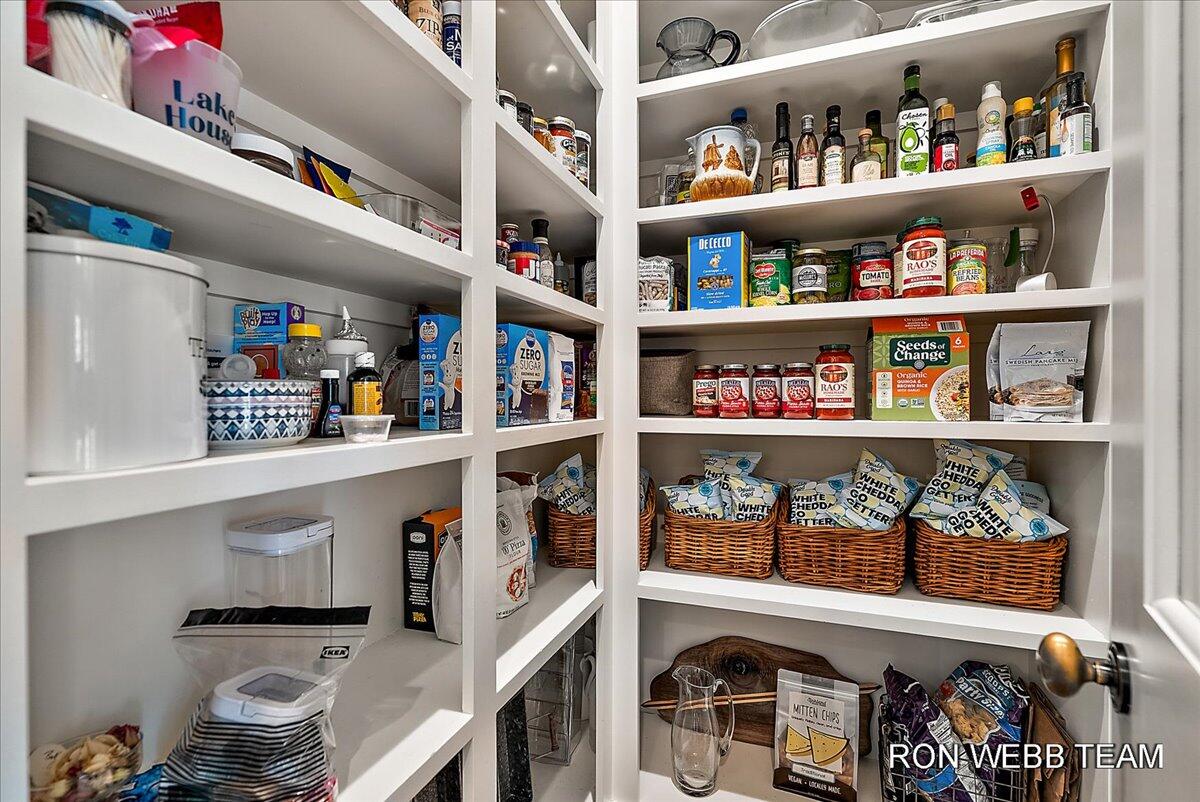 3501 N Lakeshore Drive