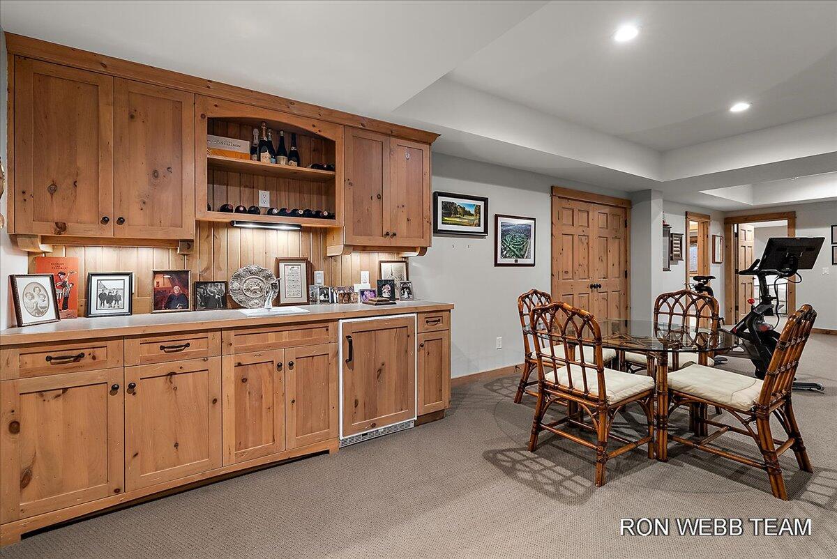 3501 N Lakeshore Drive