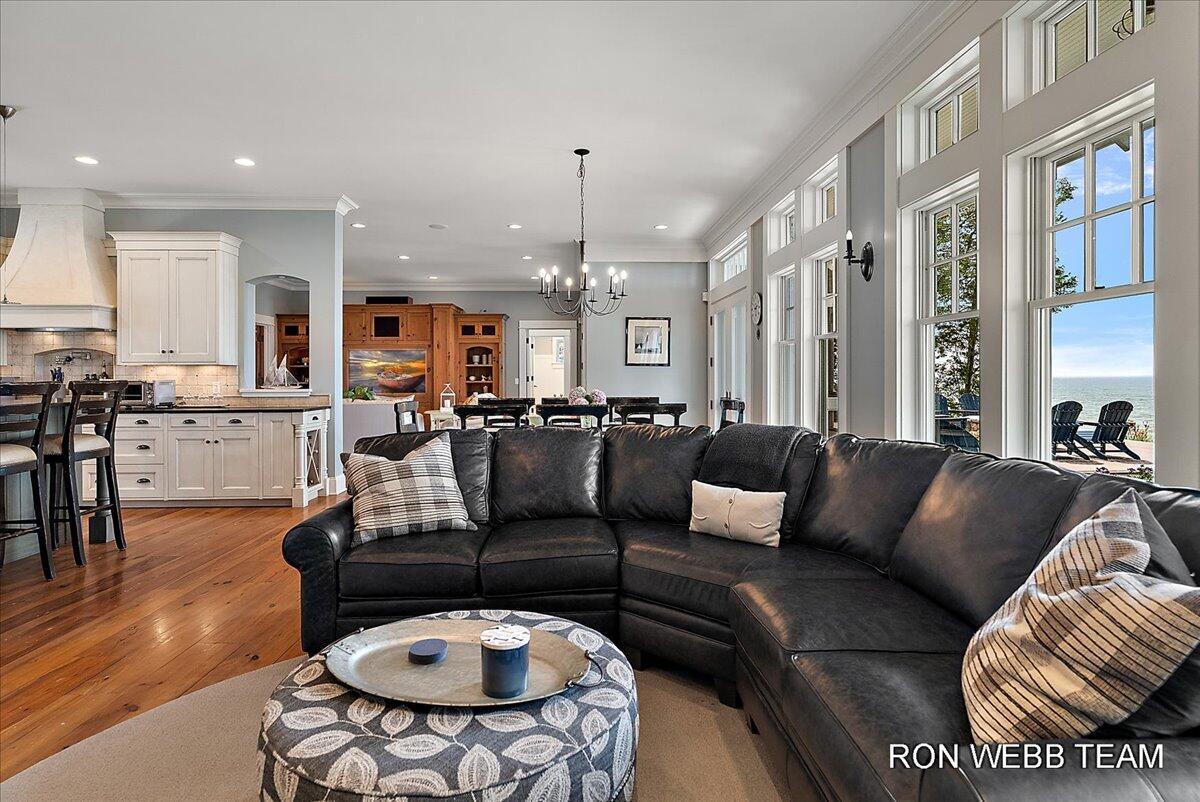 3501 N Lakeshore Drive