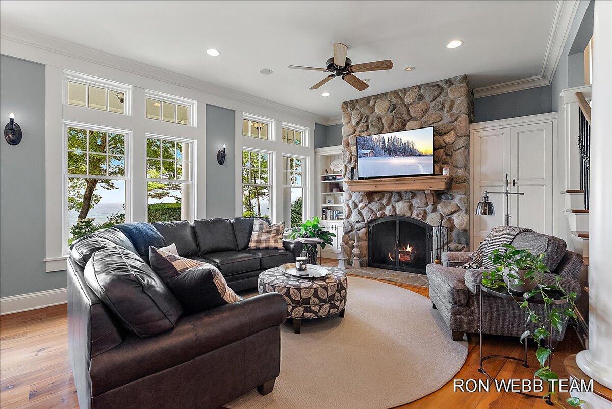 3501 N Lakeshore Drive